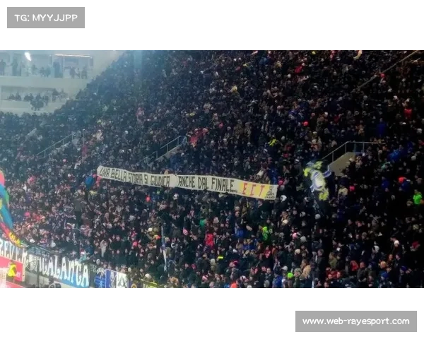 特写：亚特兰大绝杀进球后，主帅加斯佩里尼激情庆祝